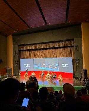 Sarwat Gilani Instagram - Lahore Literature Festival what a treat! 

Sari @thepinktreecompany