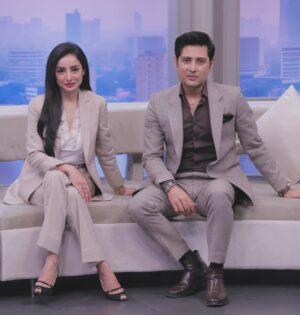 Sarwat Gilani Instagram - What’s happening nationally and internationally on the political front, update on the LA fire situation or tearing on PTI leader’s corruption. This much more in today don’t forget to watch rise and shine only only on 365 news.