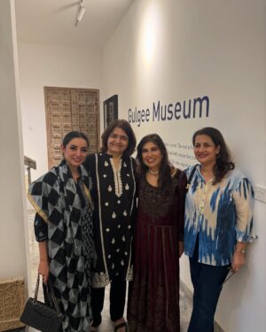 Sarwat Gilani Instagram - Thank you @amingulgee & @gulgeezarmeen for opening the doors to the Gulgee Museum to us the public today. It is a treasure for the entire world. 

Surrounded by love @yashyder @ambreenart @friehaaltaf @saqibmalik33 @ayazaniskhan @zorsay.nyc @zarmeene
