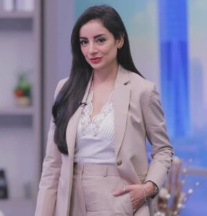 Sarwat Gilani Instagram - What’s happening nationally and internationally on the political front, update on the LA fire situation or tearing on PTI leader’s corruption. This much more in today don’t forget to watch rise and shine only only on 365 news.