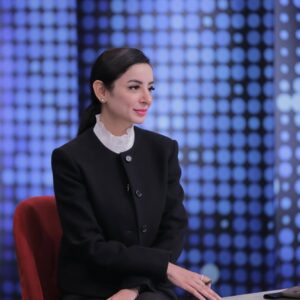 Sarwat Gilani Instagram - The studio was abuzz with the enigmatic @officialrehamkhan on our show today, also on the show reported where the stock market is today, the price hikes in medicine and poultry. Covered the unfortunate circumstances in Parachanar and the lack of basic food and medical supplies due to road blockages resulting increasing numbers of death. Our good deed of the day. This and much more in today’s show Rise & Shine only on @365news.pk