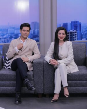 Sarwat Gilani Instagram - It’s showtime! 

@365news.pk @zohaibhassan2136