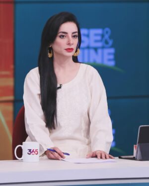 Sarwat Gilani Instagram - In today’s show…dissecting the champion’s trophy, life after divorce or being a widow, the support our religion gives us while lack of support or backwardness of our society. Pakay Dost an educational, informative and entertaining content for children created by the one and only @bilalxmaqsood to teach our children values, traditions and the essence of true friendship. This and much more in today’s show of Rise and Shine only on @365news.pk 

@zohaibhassan2136 @zara_g57
