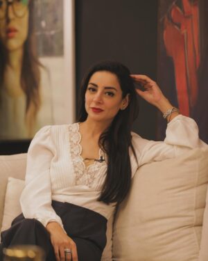 Sarwat Gilani Instagram - Catch me on @ayesha.m.omar ‘s show ‘speak easy’ coming soon only on @365news.pk

@zara_g57