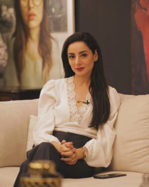 Sarwat Gilani Instagram - Catch me on @ayesha.m.omar ‘s show ‘speak easy’ coming soon only on @365news.pk

@zara_g57