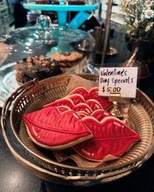 Sasha Alexander Instagram - Valentine goodies 💕💕💕