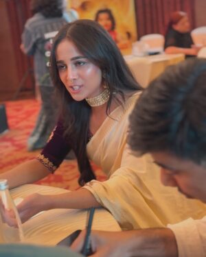 Sayali Salunkhe Instagram - A journey that begins on such a divine note is bound to be extraordinary. Truly blessed to be in Ujjain for the launch and even more grateful to be a part of Veer Hanuman. 
Excited for this beautiful chapter ahead!
Bajrangbali ki Jai 🙏🏻