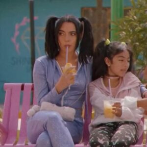 Scarlet Gruber Instagram - Gracias por su apoyo y por hacernos TOP 10 en Netflix Mexico!!! 
Este proyecto fue hecho con muchisimo amor y un montooon de esfuerzo, así que me llena el alma saber que lo estan disfrutando 🤍🍭 

Contra las Cuerdas @netflix @netflixlat