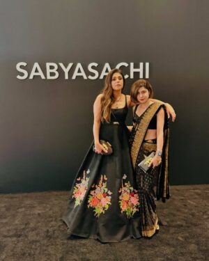 Scherezade Shroff Instagram - 25 years of @sabyasachiofficial ! 🥂 What a show!!! 

#25yearsofsabyasachi #awesomesauce #aboutlastnight #sarinotsorry