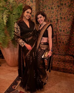 Scherezade Shroff Instagram - 25 years of @sabyasachiofficial ! 🥂 What a show!!! 

#25yearsofsabyasachi #awesomesauce #aboutlastnight #sarinotsorry