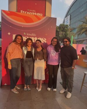 Scherezade Shroff Instagram - From the perfect gift swap to an epic launch! 🫰🏻
Welcome to India @mejiwoo103 @neafneaf_official !

What a fantastic evening @kindlifekosmos ! Thank you for having me team @kindlife.in @manasag @radhiksghai ❤️

#kindlifekosmos #kosmos #awesomesauce #kbeauty