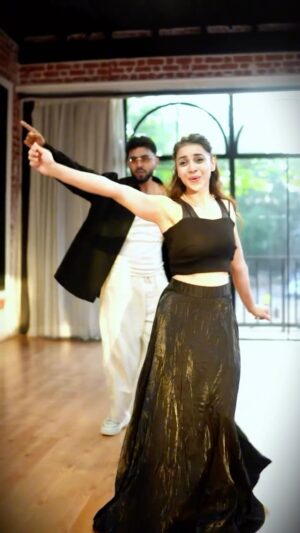 Sehrish Ali Instagram - Dancing to the most romantic song of the season!
#BEAUTIFULYOU 
Make your hookstep dancing reel and tag me ❣️

[Shekhar khanijo, Beautiful you, Aankhe kajal, New launch, Song for you, Song Instagram]
.
DC @tejasdhoke11 
VC @prafullshimpi_dancefit 

#sehrishali #dance #couple #love #lovesong  #instagood #insta #viral #trending #bts #reel #shekharkhanijo #reelitfeelit #beautifulyou #explorepage✨ 

Are you making your dancing reel???