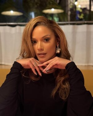 Selita Ebanks Instagram - Grateful ❤️ 🙏🏽💫