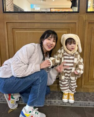 Serena Fang Instagram - @_gored_ 每次聚在一起總是有聊不完的話
好像回到比賽時候的樣子，好開心呦！
增加迷你版的小隊友 好萌好可愛☺️🤍
#紅隊家人