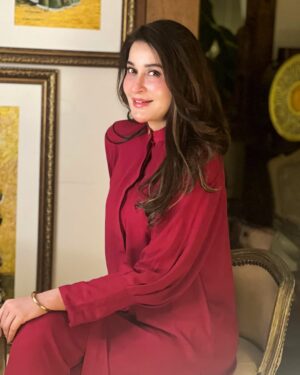 Shaista Lodhi Instagram - Delulu is the only solulu.

#ShaistaLodhi