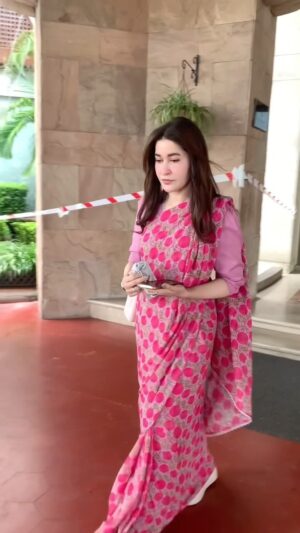 Shaista Lodhi Instagram - If it is costing you your honesty and authenticity, leave it behind. Remember, it’s not your loss...