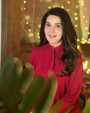 Shaista Lodhi Instagram - Delulu is the only solulu.

#ShaistaLodhi