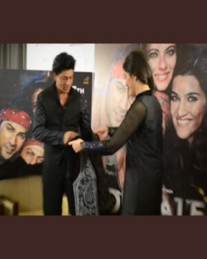 Shaista Lodhi Instagram - Going through my photo gallery, both past and present, I find myself reflecting on a journey that spans over two decades. I’m filled with nothing but gratitude. From one morning to the next, each step has been a blessing. Alhamdulillah for the countless opportunities to connect, learn, and grow — with each show, each network, and each beautiful moment along the way.

I am forever grateful for Allah's grace and guidance throughout this journey, and for the incredible support of my fans who have stood by me every step of the way. Alhamdulillah for this beautiful ride, and for all that lies ahead. 🙏

Happy New Year 

#ShaistaLodhi #HappyNewYear #Year2025