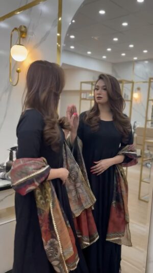 Shameen Khan Instagram - Happiness 🤍🕊️
Hair by @bnwsalon._.official 
.
.
.
.
#dxb #peace #love #selfie #hairgoals #b&w #fyp #loveislove #blush&wink #dress #makeup #hairtransformation #b&wsaloon #viral #trendingreels #beauty #girl #songs #spa #spaday #loveit