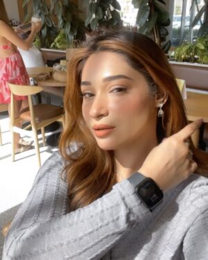 Shameen Khan Instagram - Iced pumpkin spice latte 🎃 
.
.
.
.
#dxb #newyear #2025 #coffee #fyp #instagramers #newlife #newday #iamfeelinggood #shameenkhan #beauty #clearskin #shameenkhan