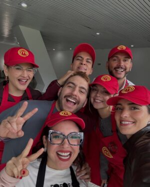 Shany Nadan Instagram - Esto es MasterChef Celebrity 💛🔥

Aquí algunos fragmentos de los momentos compartidos, de la camaradería, de las amistades que nacieron y se fortalecieron. MasterChef ha sido una experiencia intensa y hermosa, llena de desafíos, aprendizajes y risas dentro y fuera de cámaras.

Cada persona dejó su huella en este camino y, más allá de la competencia, lo que realmente importa es todo lo que vivimos juntos. Los quiero con todo mi ♥️

Gracias a quienes hicieron de esta aventura algo único. 💛✨

#MasterChefCelebrityEcuador #mccelebrityec