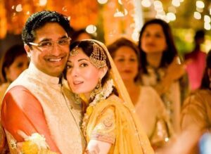 Sharmila Faruqui Instagram - And today we have turned 9 !! Mashallah - 

Happy 9th wedding anniversary my @sharmilafaruqui These past nine years have been nothing short of a wild ride full of love, adventure, and everything in between.  it has been one hell of a ride together . And this new addition of our long walks and healthy eating made the ride even more special this year.

From nurturing our bond over time to achieve great things, and facing tough times with grace and resilience. From being my best buddy to my love to the mother of our Hussaino paaru, the journey has been super duper special, and I love every moment of it.

Here's to many more years of making memories, overcoming challenges, and cherishing every moment together. Hussaino and I love you more than words can express 🥰🥂🥰 - ❤️❤️❤️❤️❤️❤️❤️❤️❤️