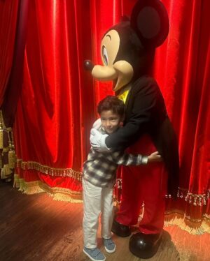 Sharmila Faruqui Instagram - In the world of fantasy and dreams - EuroDisney - always keep dreaming 🎉 magic is everywhere