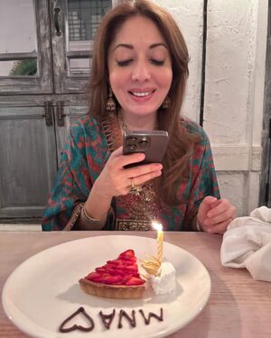 Sharmila Faruqui Instagram - Happy Valentine's day Beezu baba ❤️❤️❤️
