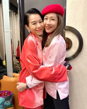Sharon Chan Man-Chi Instagram - 年初二🎆睇煙花
多謝家豪哥的邀請
大人細路都好開心🤩