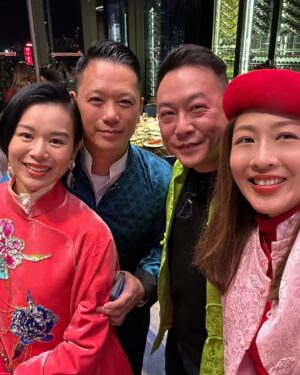 Sharon Chan Man-Chi Instagram - 年初二🎆睇煙花
多謝家豪哥的邀請
大人細路都好開心🤩