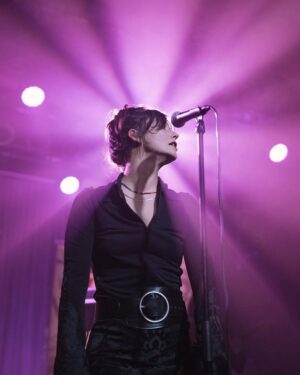Sharon Van Etten Instagram - Moments in time captured with The Attachment Theory in Berlin, Germany at Astra Kulturhaus 3.4.25

Photos by: @lennydrinksyourmilkshake

Tickets available at the link in bio.