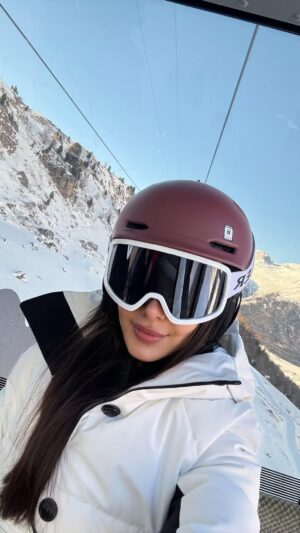 Shazahn Padamsee Instagram - More winter please 🏂