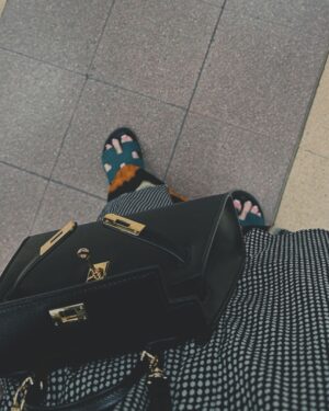 Shazeal Shoukat Instagram - Well it’s  my last month gallery dump , which was more like a roller coaster ride 🤍🐧 where I am just mostly travelling from one place to another , lately that’s the story of my life ☑️
#ootd #virtualstylist #style #fashion #lastmonthgallerydump #shazealshoukat #behappy