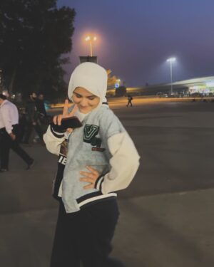 Shazeal Shoukat Instagram - Well it’s  my last month gallery dump , which was more like a roller coaster ride 🤍🐧 where I am just mostly travelling from one place to another , lately that’s the story of my life ☑️
#ootd #virtualstylist #style #fashion #lastmonthgallerydump #shazealshoukat #behappy