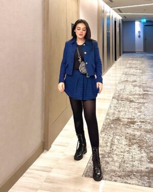 Shazeal Shoukat Instagram - In my own lane , we can’t merge 🫶🏻
#ootd #virtualstylist #style #fashion #trends #loveyourself #doyou #beauthentic #shazealshoukat #toodles