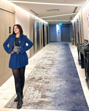 Shazeal Shoukat Instagram - In my own lane , we can’t merge 🫶🏻
#ootd #virtualstylist #style #fashion #trends #loveyourself #doyou #beauthentic #shazealshoukat #toodles