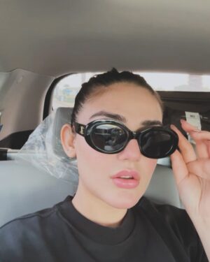 Shazeal Shoukat Instagram - Well it’s  my last month gallery dump , which was more like a roller coaster ride 🤍🐧 where I am just mostly travelling from one place to another , lately that’s the story of my life ☑️
#ootd #virtualstylist #style #fashion #lastmonthgallerydump #shazealshoukat #behappy