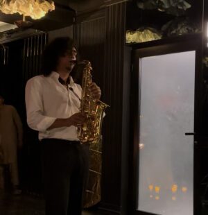 Shazia Naz Instagram - Dreamy set up with candlelight makes me feel.…. 🎷 

@xclusivebycfu 

.
.
.
.
.
.

#shazianazkhan #whatiwore #styleinspo #trends #finedinning #shootlife #dresstokill
