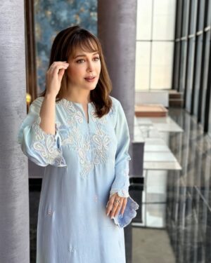 Shazia Naz Instagram - Eid ul Adha Mubarak 🩵

Kaftan @ansabjahangirstudio 

#shazianazkhan #eiduladha2024 #eidmubarak #eidoutfit #fitcheck #whatiworetoday #styleinspo