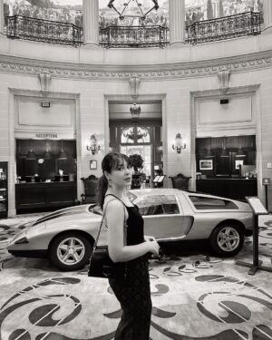 Shazia Naz Instagram - It’s never just black & white ….

.
.
.
.
.
.
.
.
#shazianazkhan #timelessstyle #blackandwhite #chicstyle #aestheticstyle #travelholic