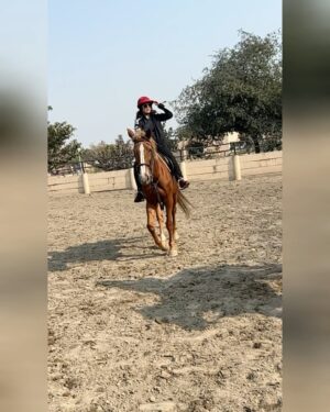 Shazia Naz Instagram - There is nothing more freeing than riding a horse. It is difficult to explain one’s love for horses, it cannot be explained it is simply felt! 🤍
.
.
.
.
.
.
—————————————————
#shazianazkhan #equestrainlife #horseriding #equestrianstyle #horsepower