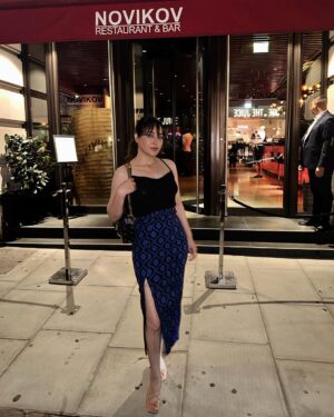 Shazia Naz Instagram - It’s never just black & white ….

.
.
.
.
.
.
.
.
#shazianazkhan #timelessstyle #blackandwhite #chicstyle #aestheticstyle #travelholic