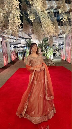 Shazia Naz Instagram - Shukria Meherbani Karam 🪄 

Outfit @ansabjahangirstudio 
.
.
.
.
.
.

#shazianazkhan #shaadiseason #desioutfit #weddingwear #stylediary #easternwear #fitcheck