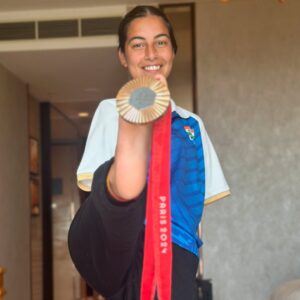 Sheetal Devi Instagram - Me & my medals ♥️🧿🇮🇳