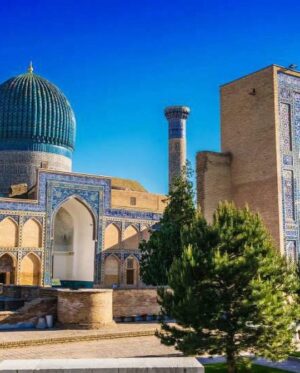 Sheila Cliffe Instagram - 去年のUZBEK CRAFT　(@uzbek.craft)とのコラボのウズベキスタン旅行はお陰様で大好評でした。皆様のご要望に応えて4/29～5/06のGWに私も同行するウズベキスタン旅行を企画いたしました。 
ウズベキスタンは　スザニ刺繍とアドラスイカットの産地です。 
シルクロードの素晴らしい建築、焼き物、布の文化を味わってください。 
催行人員12名になり次第締め切ります。早めにお申し込みください。ご友人もお誘いください。
【★この旅行は着物関係の仕事をされている方や業者の方はご参加できませんのでご了承ください★】 

＜お問い合わせ＞ 
＊この旅行は旅行会社主催の募集ツアーではなく、旅仲間のオーダーメイドの手配旅行です。 
**** **** **** ****
お問い合わせ：ソフィア㈱東京都知事旅行業第3-4240　
mail：satoru@sophia-net.com． Tel:03-5292-7858まで お願いいたします。 
ソフィア(株)よりお申込み手続き書類を発送いたします。 
＊＊1名でのお申し込みは一人部屋となります＊＊
＊査証不要です＊（パスポート残存期間：ウズベキスタン出国日から３ヶ月以上、未使用欄２ページ以上必要）