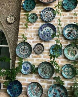 Sheila Cliffe Instagram - 去年のUZBEK CRAFT　(@uzbek.craft)とのコラボのウズベキスタン旅行はお陰様で大好評でした。皆様のご要望に応えて4/29～5/06のGWに私も同行するウズベキスタン旅行を企画いたしました。 
ウズベキスタンは　スザニ刺繍とアドラスイカットの産地です。 
シルクロードの素晴らしい建築、焼き物、布の文化を味わってください。 
催行人員12名になり次第締め切ります。早めにお申し込みください。ご友人もお誘いください。
【★この旅行は着物関係の仕事をされている方や業者の方はご参加できませんのでご了承ください★】 

＜お問い合わせ＞ 
＊この旅行は旅行会社主催の募集ツアーではなく、旅仲間のオーダーメイドの手配旅行です。 
**** **** **** ****
お問い合わせ：ソフィア㈱東京都知事旅行業第3-4240　
mail：satoru@sophia-net.com． Tel:03-5292-7858まで お願いいたします。 
ソフィア(株)よりお申込み手続き書類を発送いたします。 
＊＊1名でのお申し込みは一人部屋となります＊＊
＊査証不要です＊（パスポート残存期間：ウズベキスタン出国日から３ヶ月以上、未使用欄２ページ以上必要）