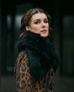 Actress Shenae Grimes-Beech HD Photos and Wallpapers February 2025