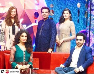Shermeen Ali Instagram - Eid Mubarak my lovelies... Don’t  miss the show TONIGHT @ 9p.m on PTVhome!!!!!!! #repost @asimyar
・・・
Star & Style premiering this Eid on @ptvhome.official A show full of #entertainment & #glamour @rubyachaudhry @jia1511 @faakhirm @shermeenaliofficial make up & styling by @nabila_salon @n.gents #AYT & #rubyachaudhry outfits by @raniemaanofficial #happiness #lovingit #eidshow #ptv #MashAllah