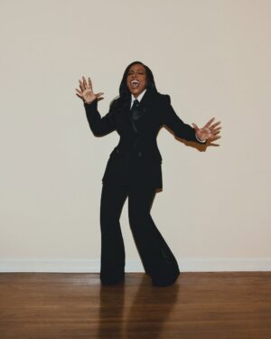 Sheryl Lee Ralph Instagram - Business as usual…We won!!! Thank you @naacpimageawards for this honor. On behalf of our fearless leader @quintab and our talented cast and crew of @abbottelemabc, we thank you!

Styled by @ivycoco23
Suit @sergiohudsoncollection
Tie @hugoboss
Makeup @Saishabeecham
Hair @sharifposton 
Photography @raulromo