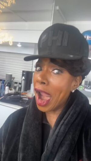 Sheryl Lee Ralph Instagram - Honey, the Eagles soared to victory, and so did Quinta…right into the office early!